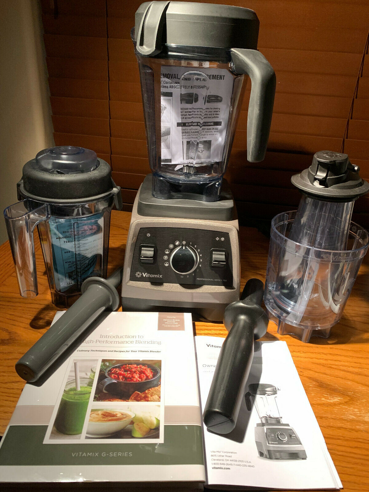 Vitamix 750 Pro mit Gläsern und Anleitung + Extra