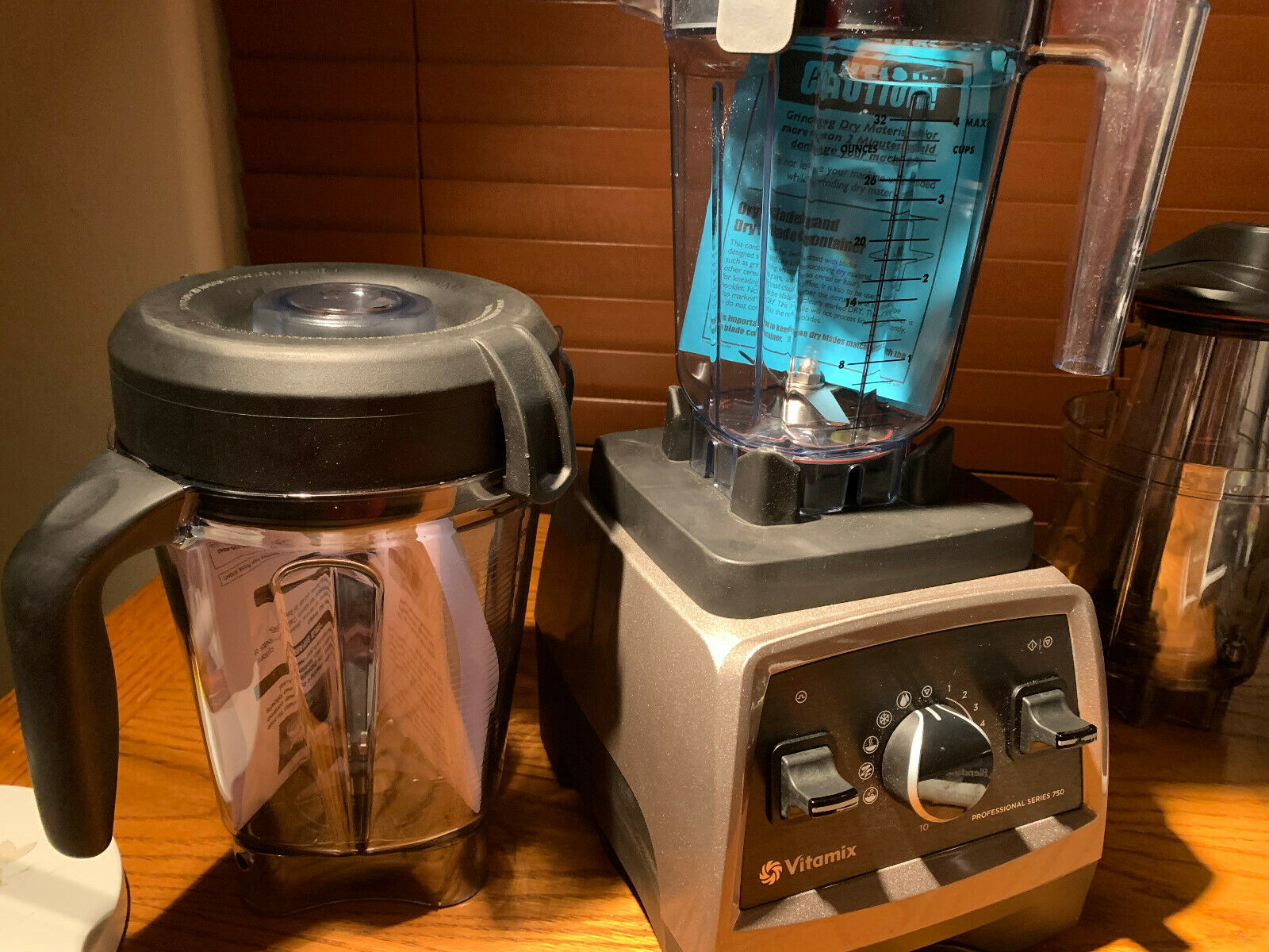 Vitamix 750 Pro mit Gläsern und Anleitung + Extra