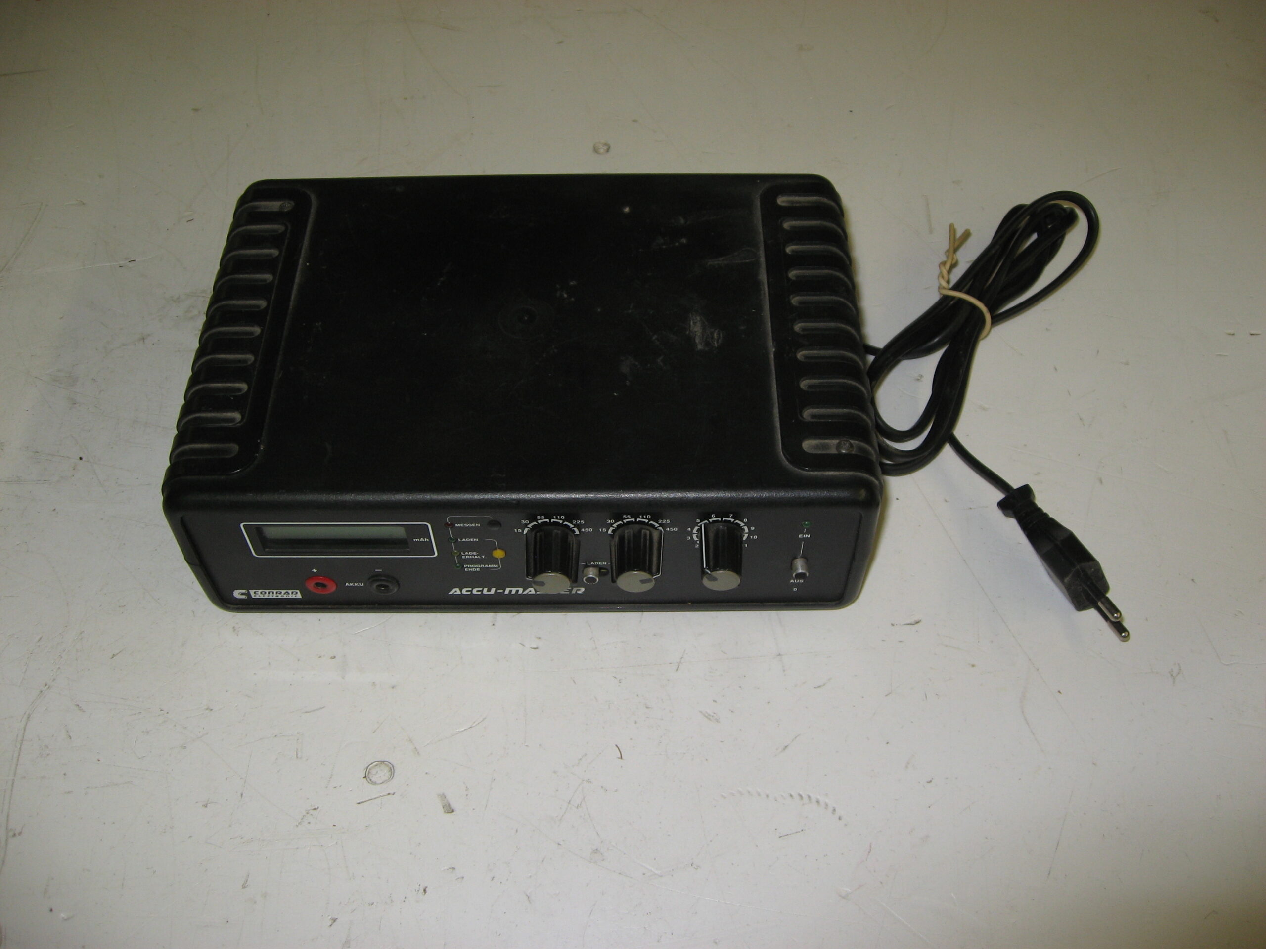 Ladegerät Conrad, Akku-Master