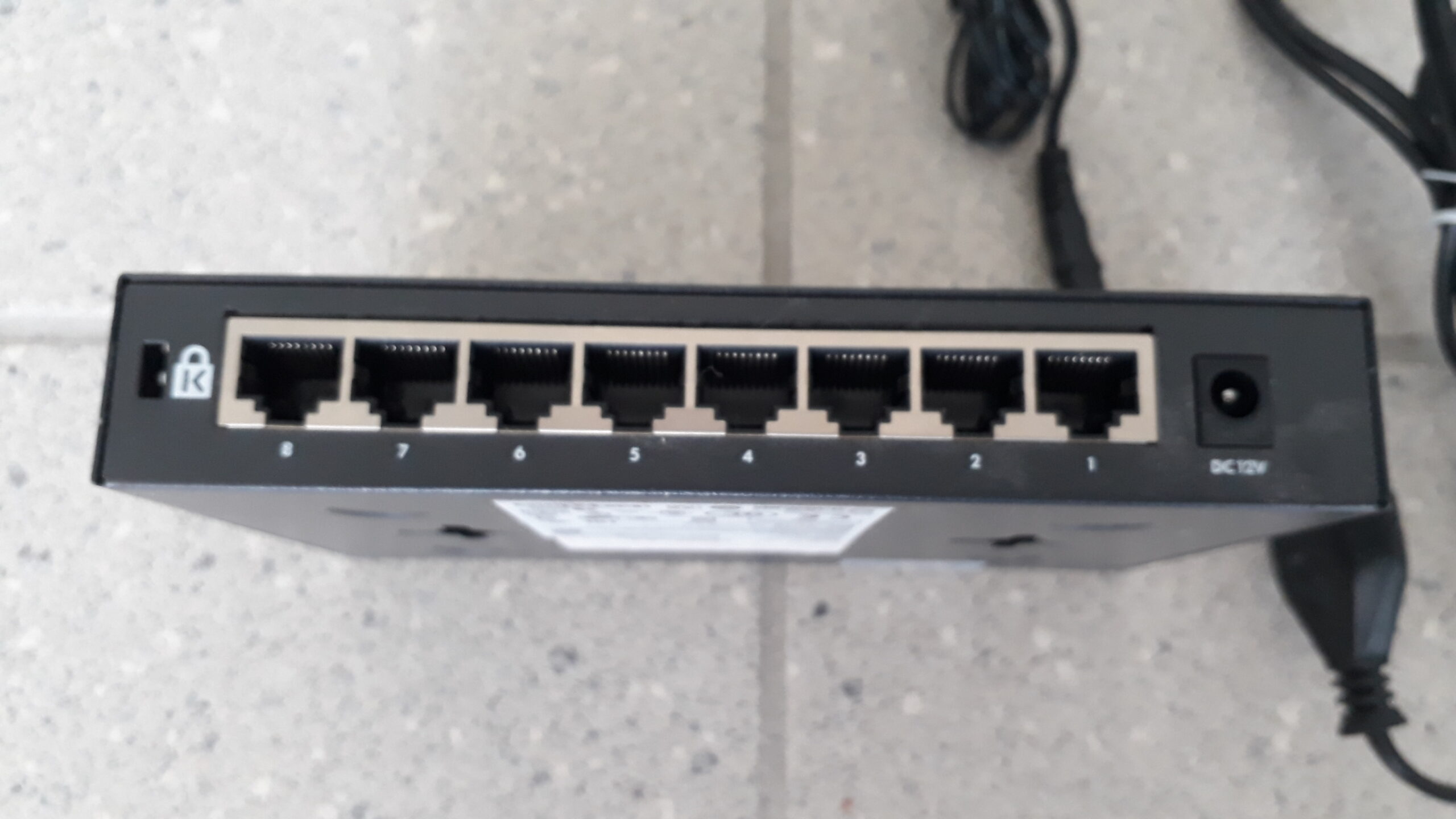HPE 1420 8G Switch 8-Port Gigabit Ethernet Enterprise Switch