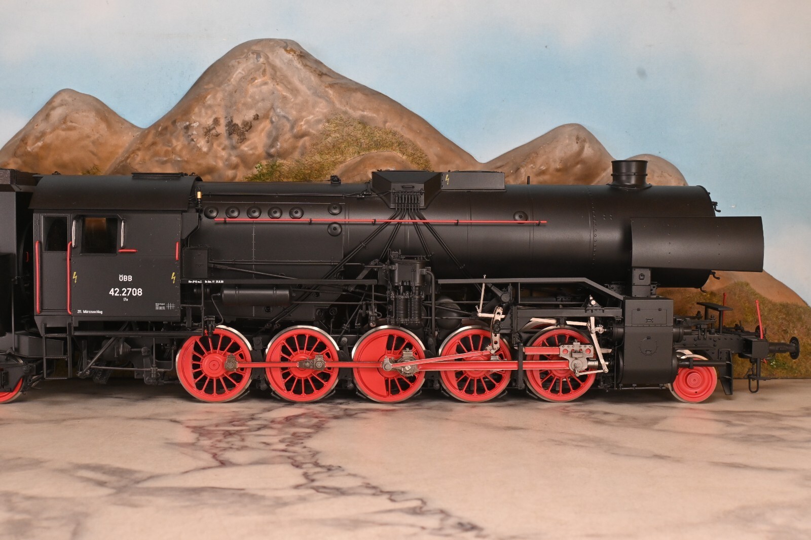 KM 1 Modellbau Spur 1 Br. 42.2708 Dampflok der ÖBB MFX & Sou