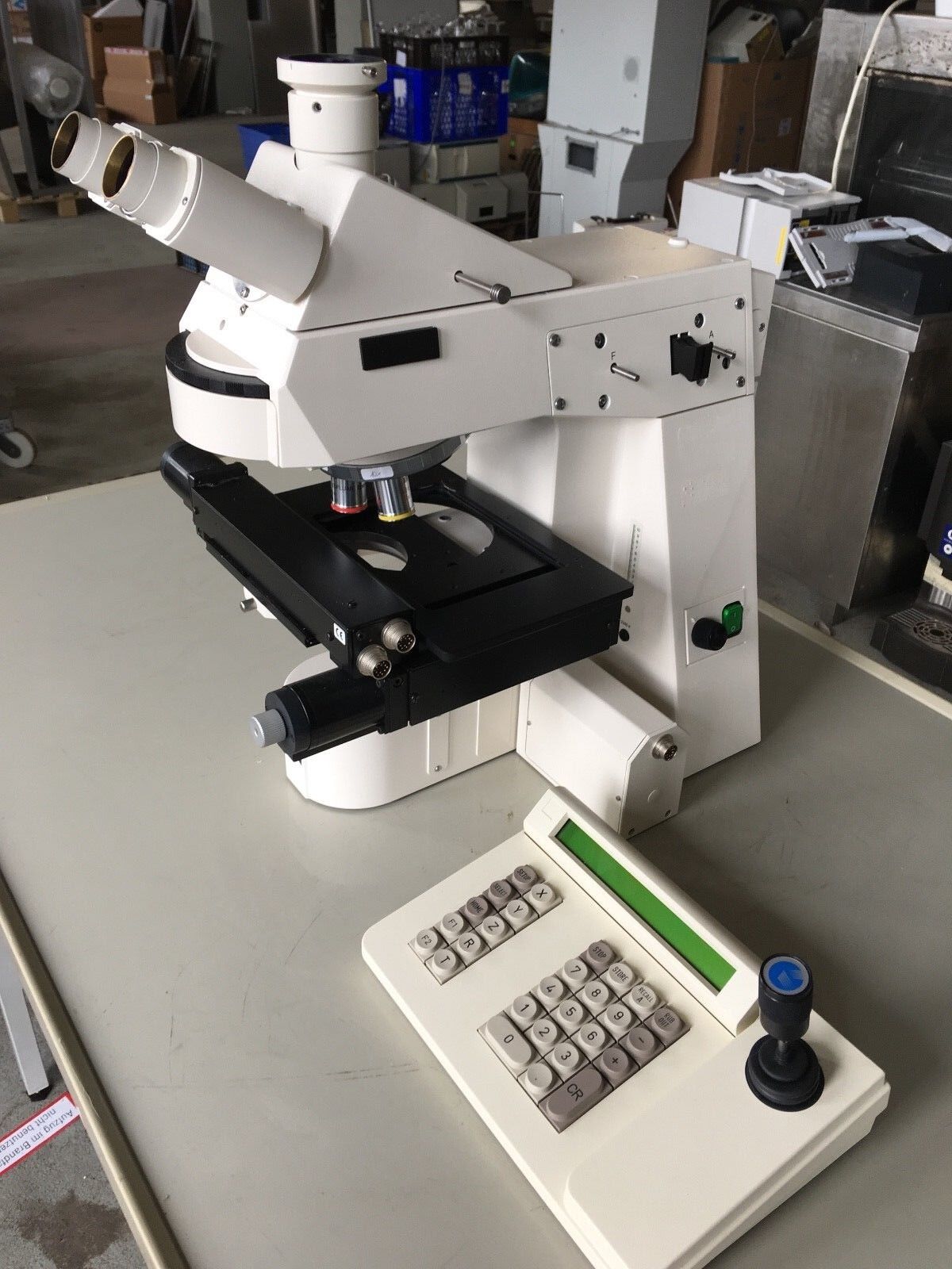 Zeiss Mikroskop Axioplan 2 mit Scanning-Kreuztisch und Joyst