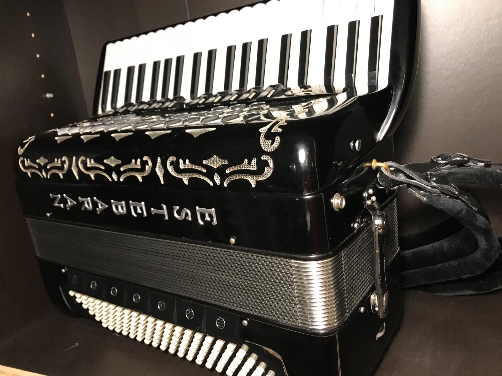 Akkordeon Brandoni 120 Bass 4+5 Piccolo 11 Register Professi