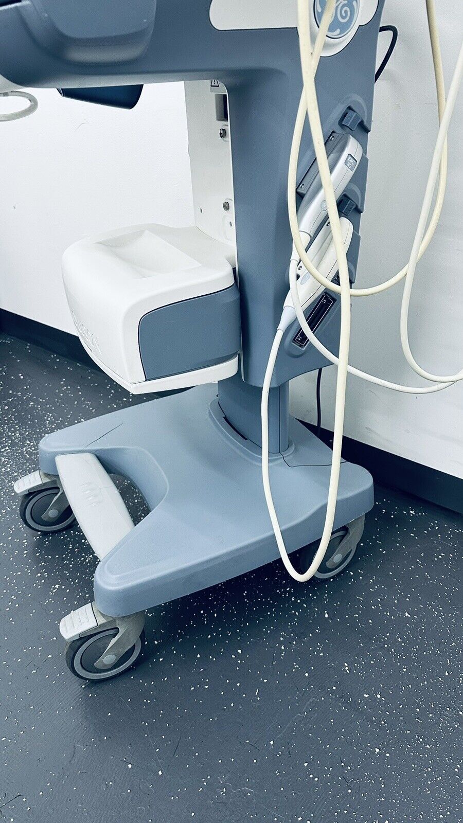 GE Voluson I Ultrsound, GE Cart, GE 4C-RS, GE E8C-RS.