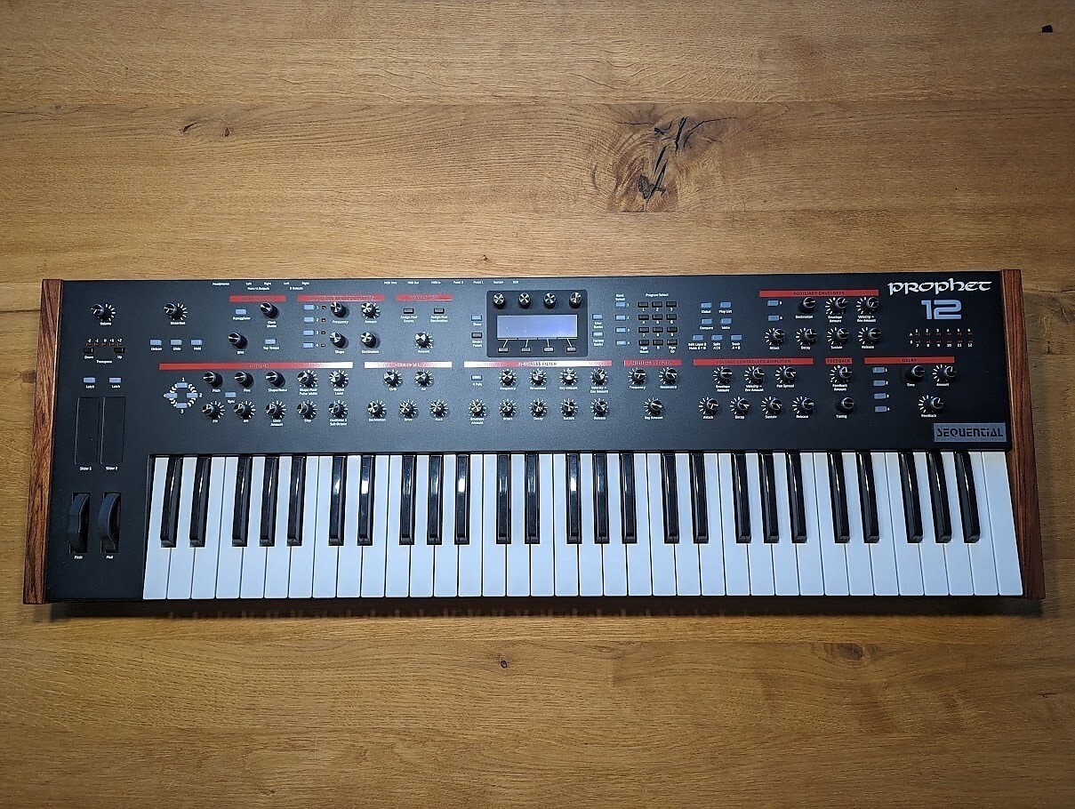Dave Smith Instruments Prophet 12 Synthesizer