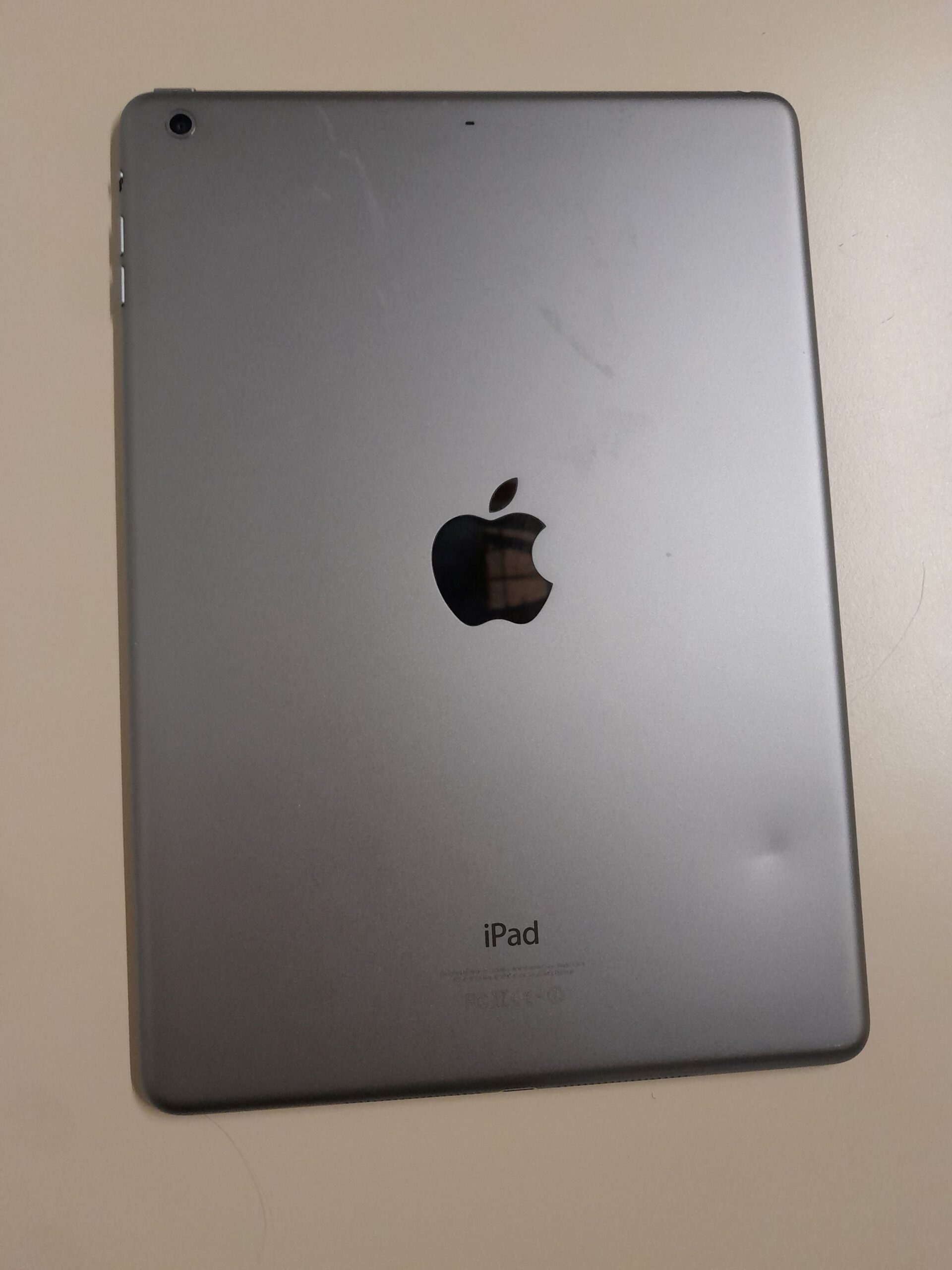 Apple iPad Air der 1 Generation mit 16GB Speicher