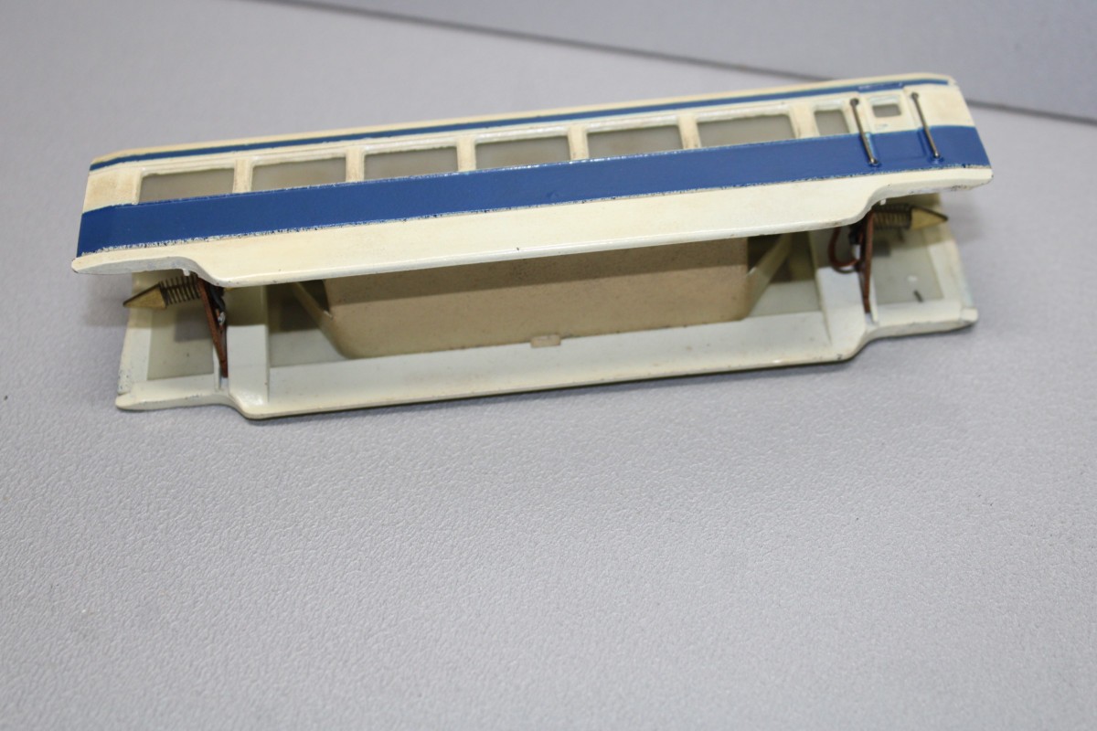 Marklin ST 800 B Schnelltriebwagen blau/ beige Spur H0