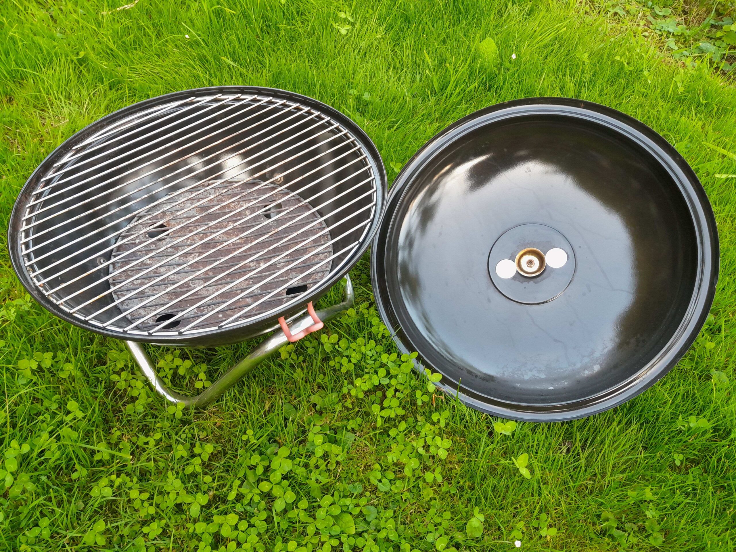 Portabler Bodum Holzkohlegrill