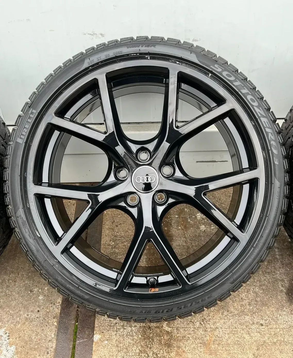 Audi RS3 8Y 19 Zoll Y Speiche Winterräder