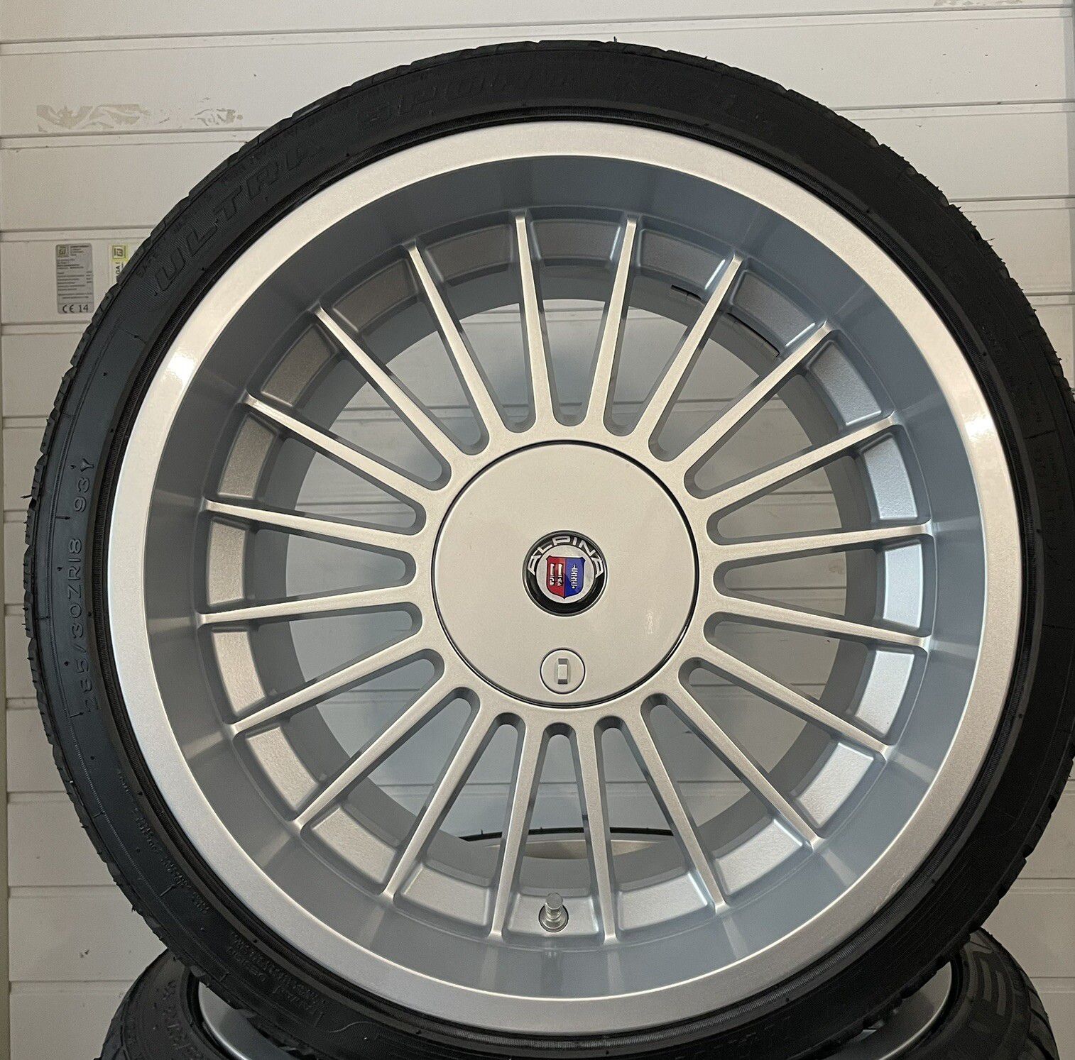 Kompletträder Alpina Style Design 9×18 10,5×18