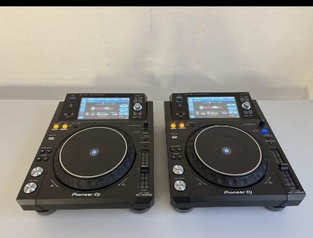 DJ Player 2 x Pioneer XDJ-1000MK2