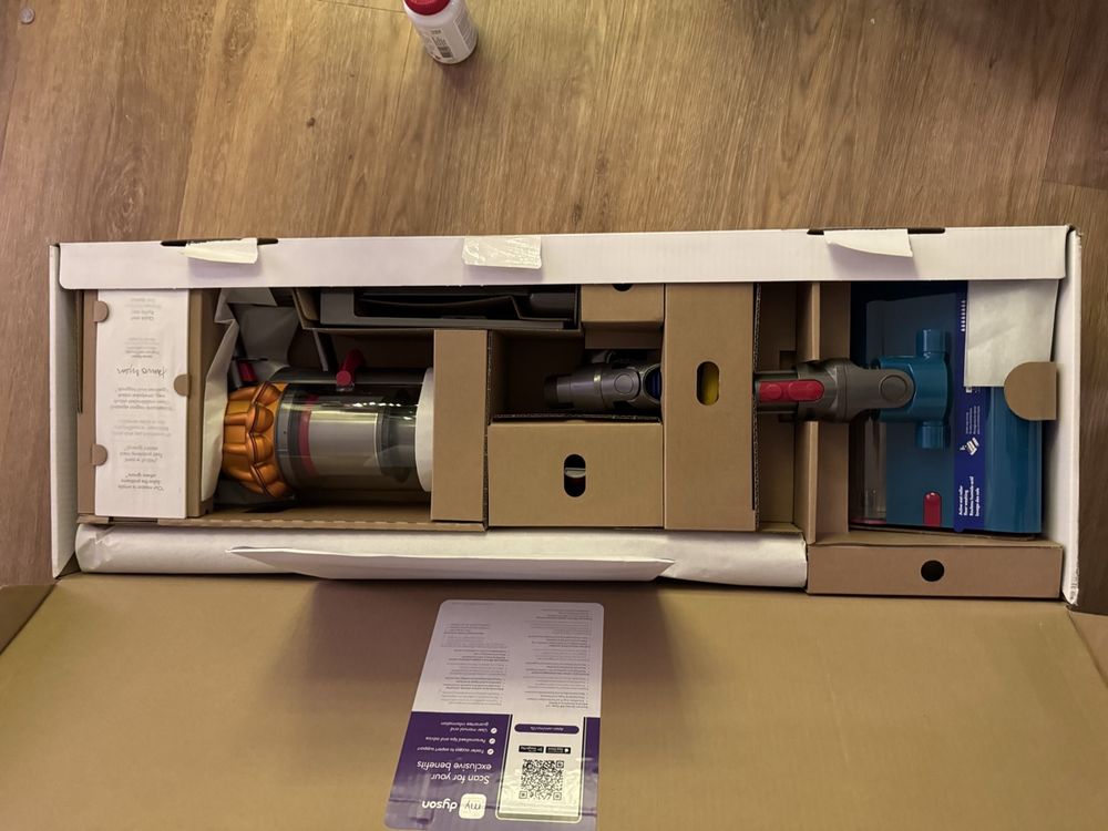 Dyson V15 Detect Absolute Staubsauger, 12 Monate Garantie