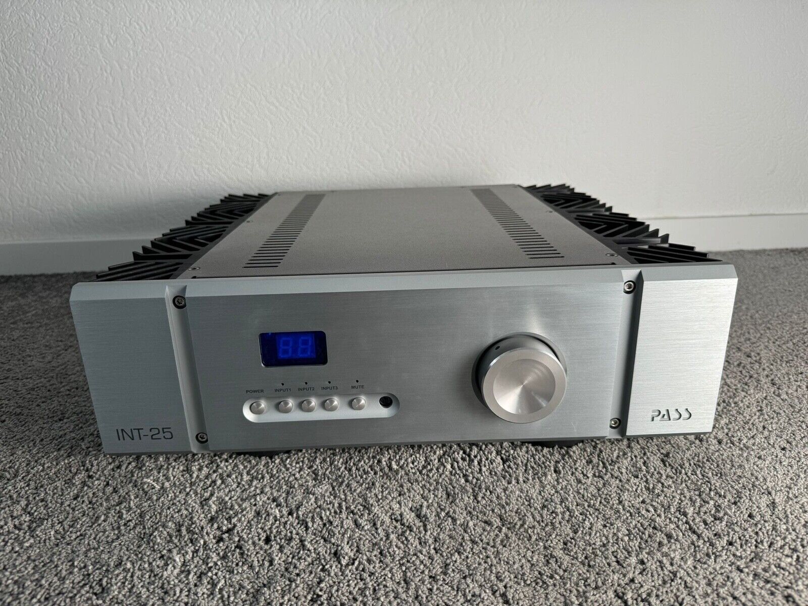 Pass Labs INT-25 INT25 High End Class A Vollverstärker