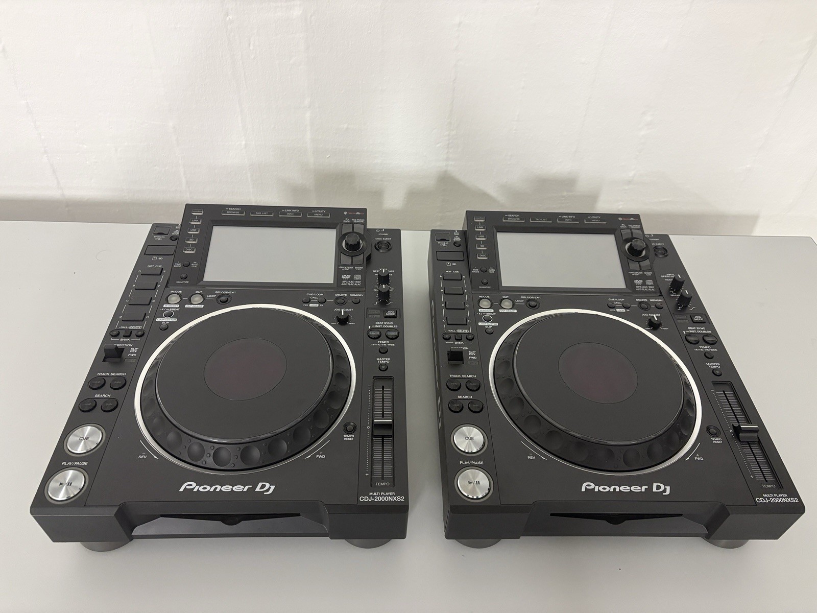DJ-Player 2 x Pioneer CDJ-2000NXS2 mit originalverpackung