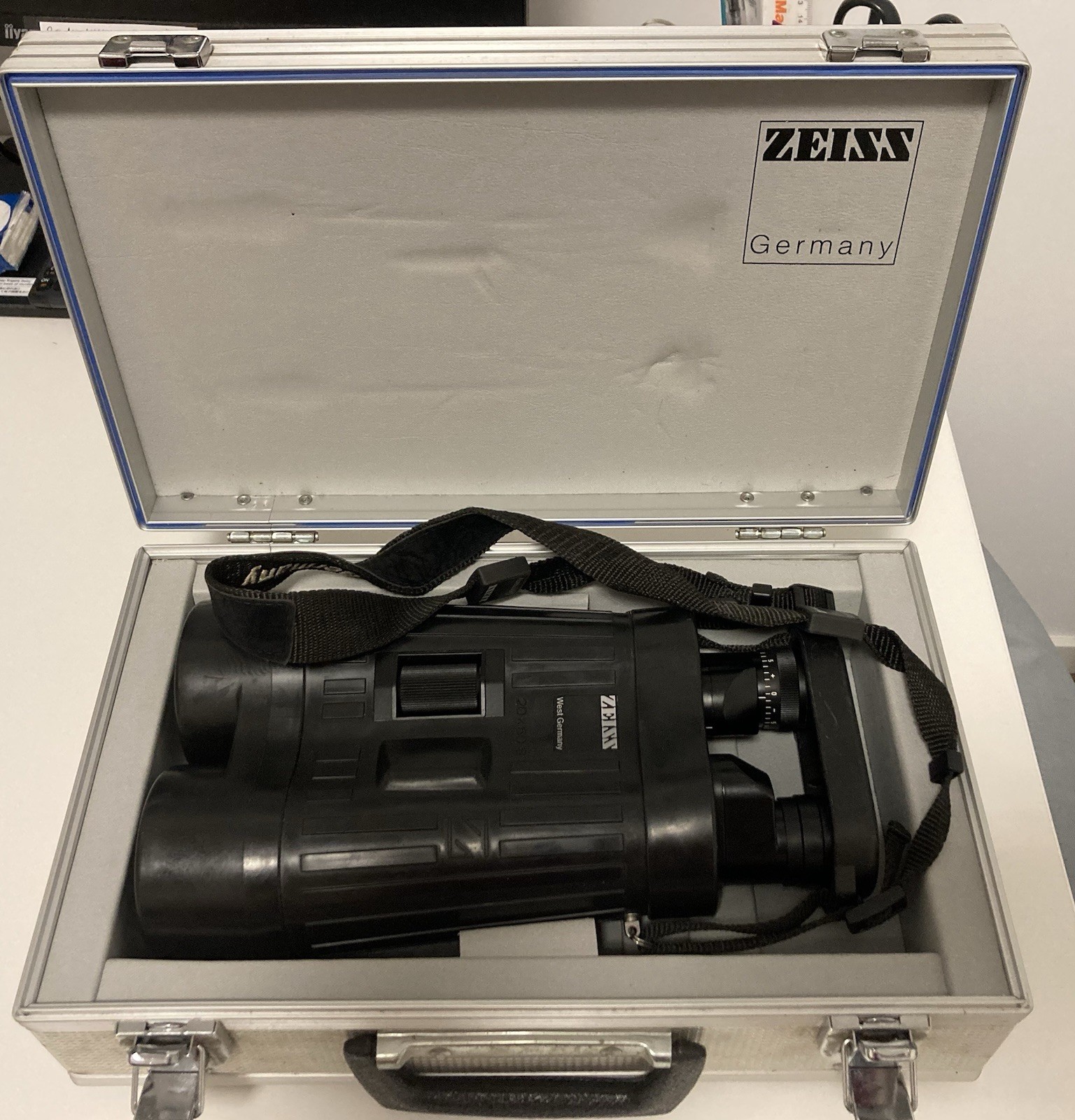 Zeiss 20×60 S Fernglas – Bildstabilisiert