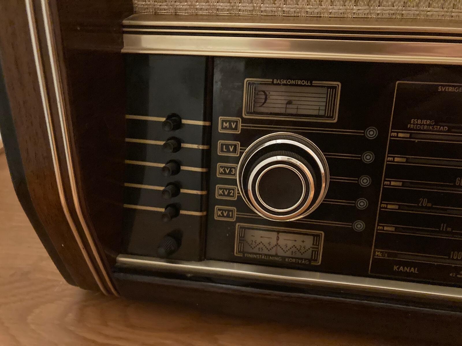 Philips BX998A / 19 – altes Radio in TOP und funktionstüchtigem Zustand