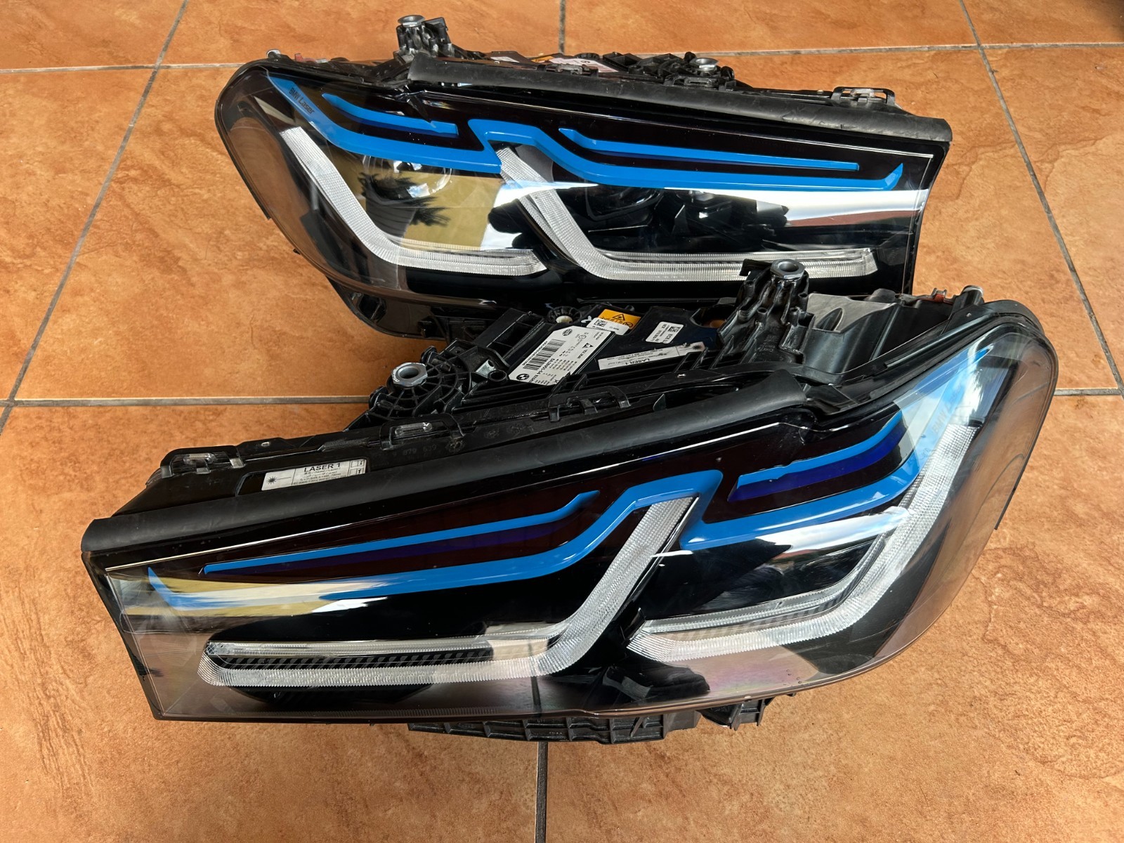 BMW G30 F90 M5 5A388F2 Scheinwerfer