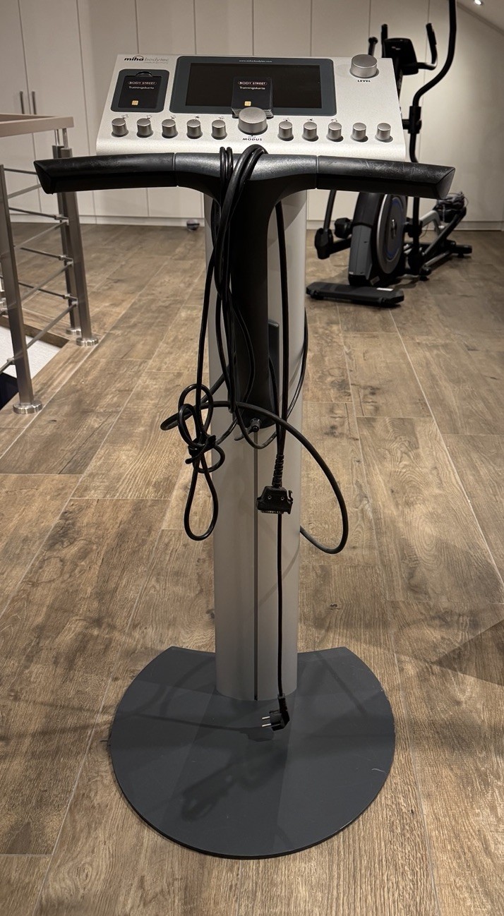 Trainingsgerät Bodytec EMS Fitnessstudio Gerät