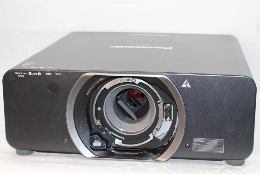 Panasonic PT-DZ110XE*DLP Beamer Projektor